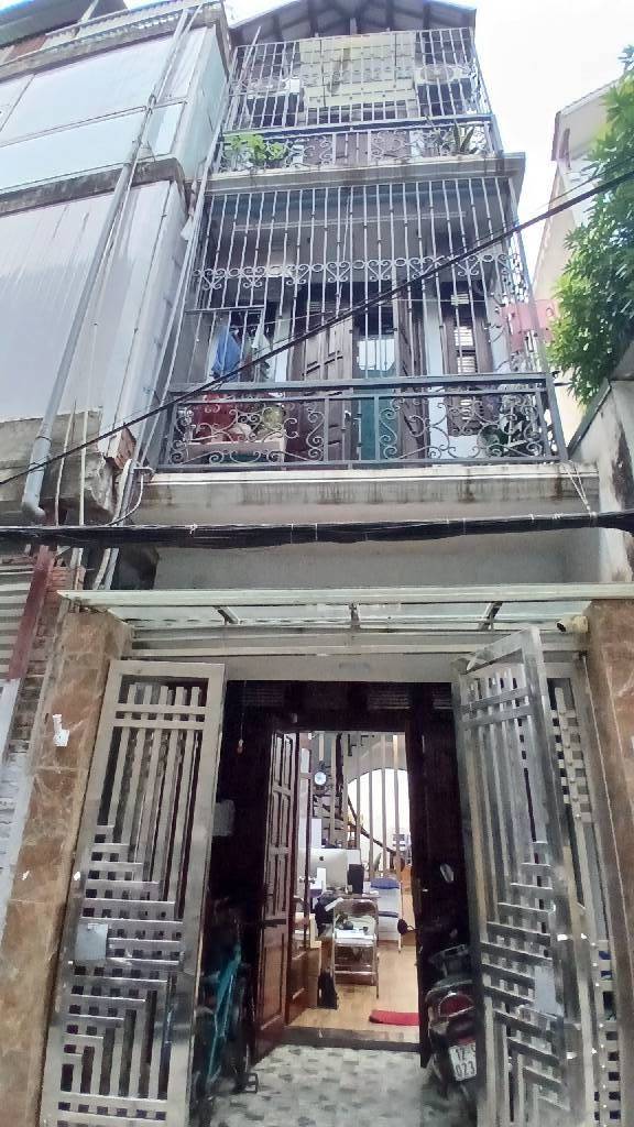 Bán nhà Kim Giang, Hoàng Mai, DT 40m2, 3 tầng, giá bán 9,8 tỷ